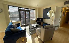 Modern 2 Bdr Flat In Nottingham City Centre With Free Parking